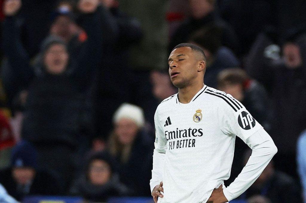 Mbappé en problemas tras un año en el Real Madrid: la policía nacional lo investiga por este motivo