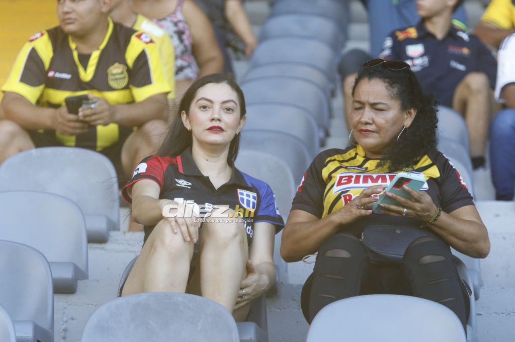 Muchas bellezas y gran ambiente en el estadio Morazán para el clásico entre Real España-Olimpia