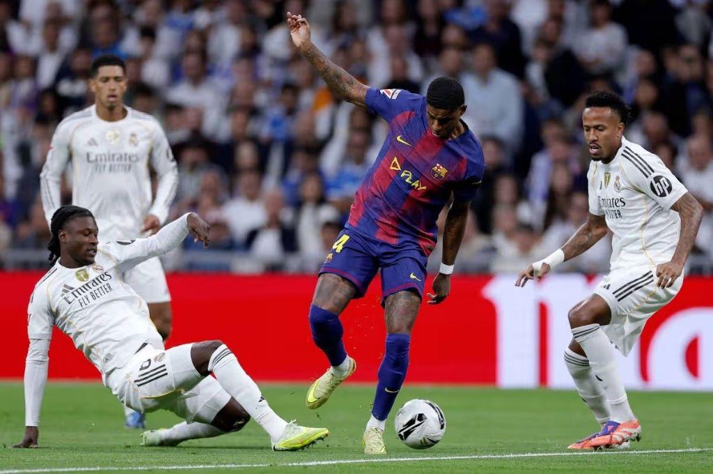 Flick no guarda nada: el poderoso 11 del Barça para ser bicampeón ante el Madrid