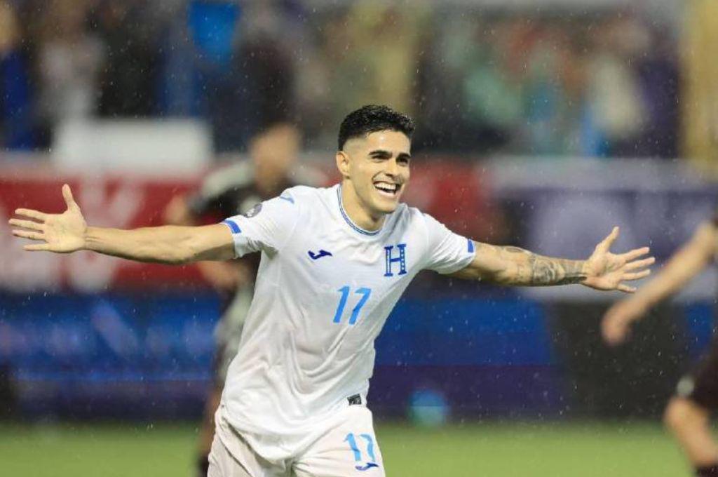 Periodista de México quedó ‘enamorada’ de Luis Palma tras su doblete y le envía mensaje atrevido: “Yo también quiero...”