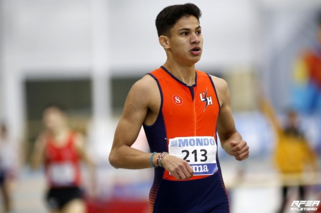 Elvin Canales representó a Honduras como juvenil, pero tras obtener su permiso como atleta europeo, decidió ir con España a los Juegos Olímpicos.