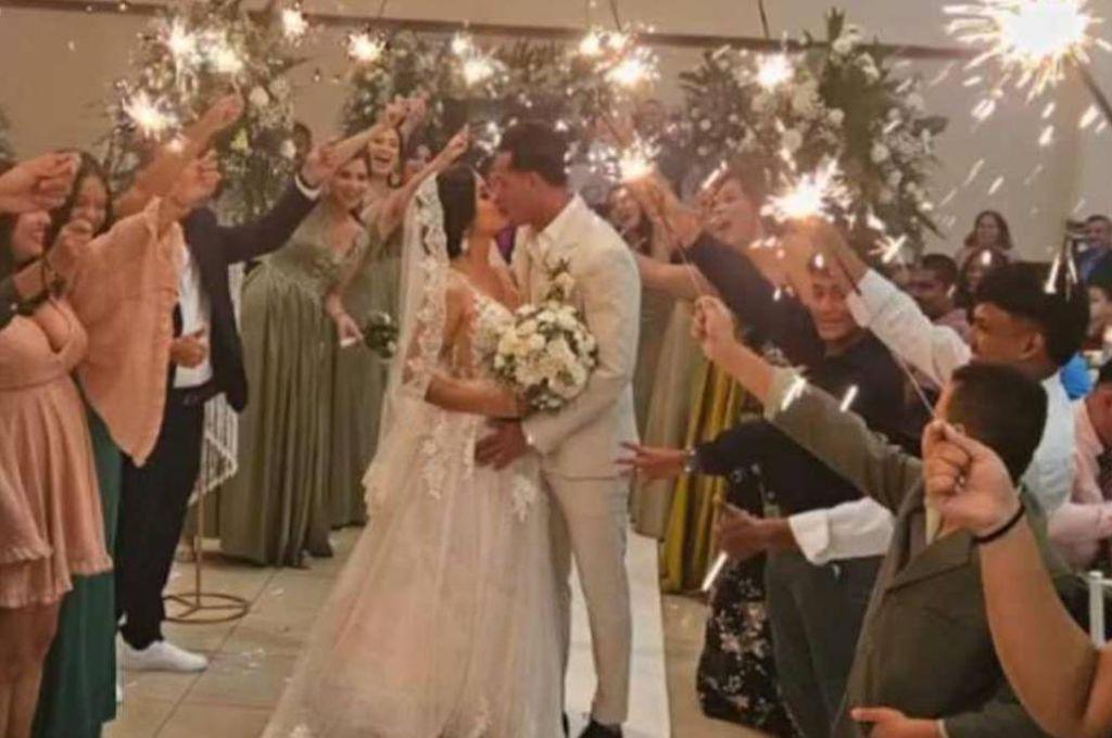 ¡Se casó un tricampeón! Futbolista de la Liga Nacional contrajo matrimonio con una hermosa odontóloga hondureña