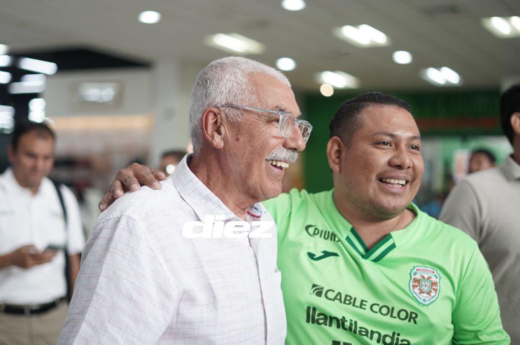 Cuerpo técnico con ídolos del club y un Manolo muy feliz: así fue la presentación de Keosseián como nuevo DT del Marathón