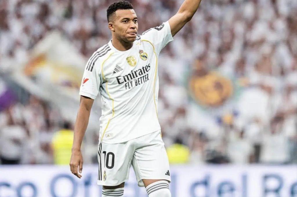 ¿Noviazgo confirmado? Mbappé estalla las redes: la hermosa actriz con la que ha sido ligado la estrella del Real Madrid