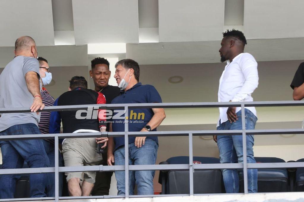 No lo viste en TV: Bellas mujeres, el festejo del Olimpia y los invitados de lujo en el palco