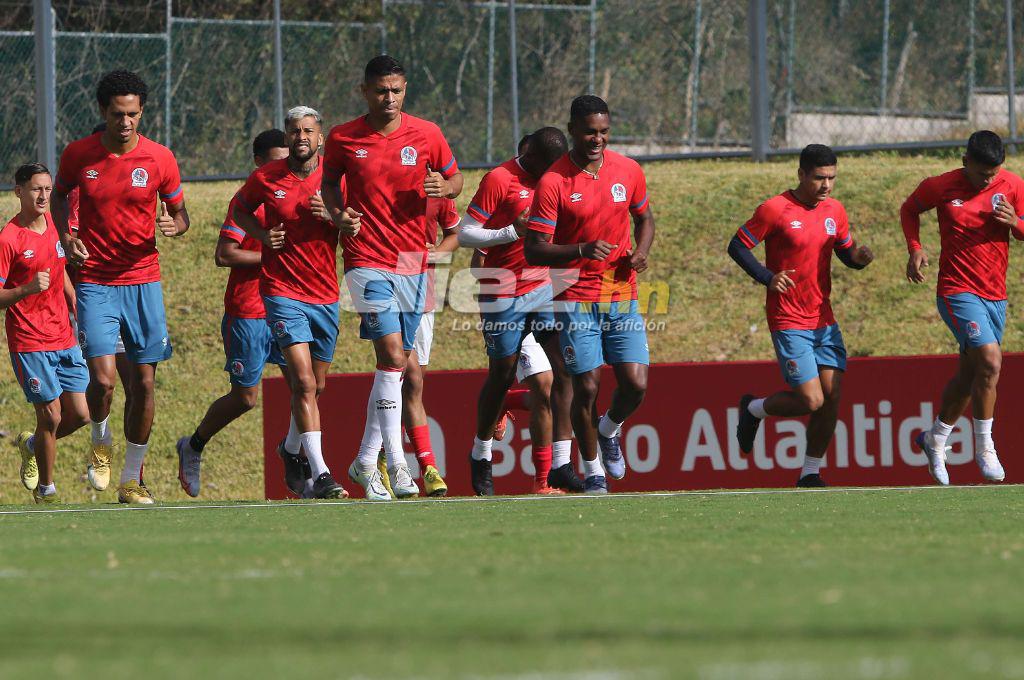 ¡Plagado de ausencias! El Olimpia de Pedro Troglio entrena diezmado previo al partido ante el Victoria