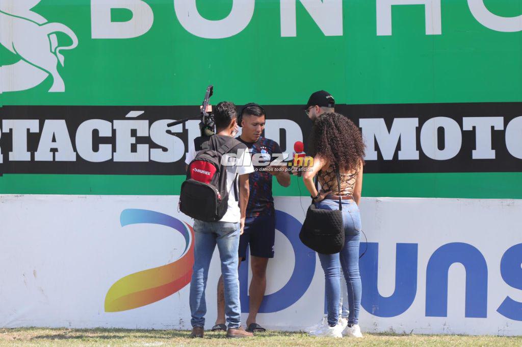 El ambiente en el Yankel: Jugadores y aficionados pegados al celular por el Manchester City-Real Madrid