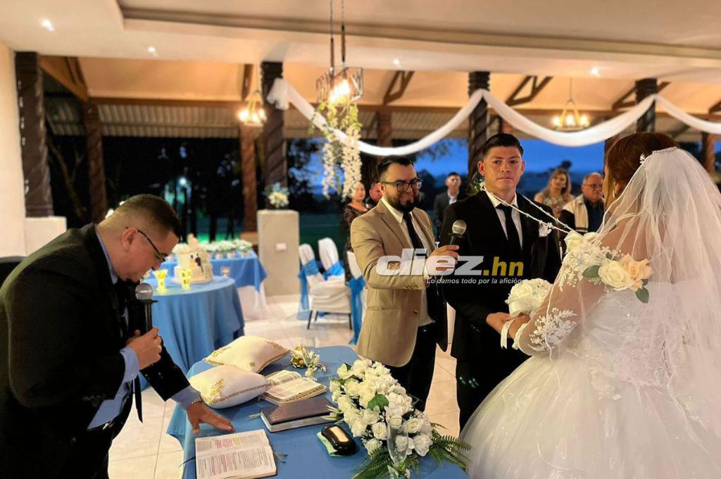 Francisco “Chelito” Martínez sorprende y se casó antes del partido de vuelta del repechaje ante Olancho FC