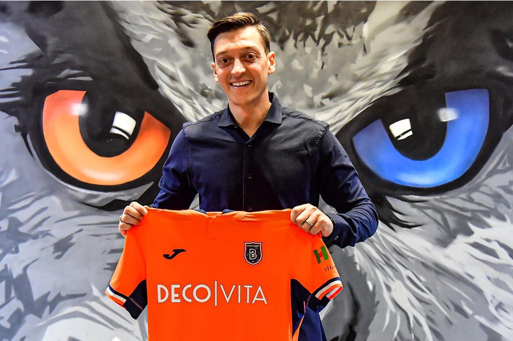 OFICIAL: Özil es presentado por su nuevo equipo tras rescindir contrato con el Fenerbahce