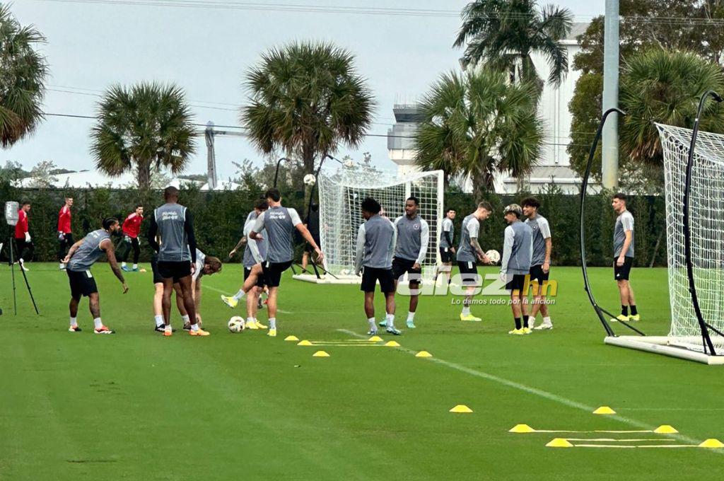 ¿Se podrán tomar fotos con Messi en El Salvador? El saludo del argentino con David Ruiz y los guardaespaldas del ‘10’