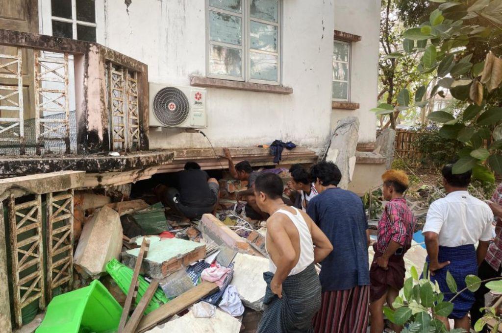 Las catastróficas imágenes del terremoto en Birmania y Tailandia: Llevamos más gente al cementerio que al hospital