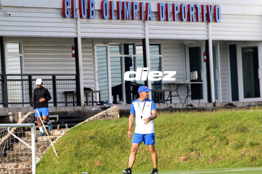 ¿Qué pasa con Araújo? Las imágenes del entreno del Olimpia; Elis activo y José Mendoza pendiente del futuro de Menjívar