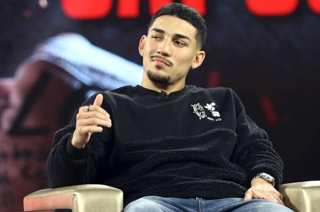 OFICIAL: El boxeador de sangre hondureña, Teófimo López, sube de categoría y tiene a dos rivales definidos para el 2022