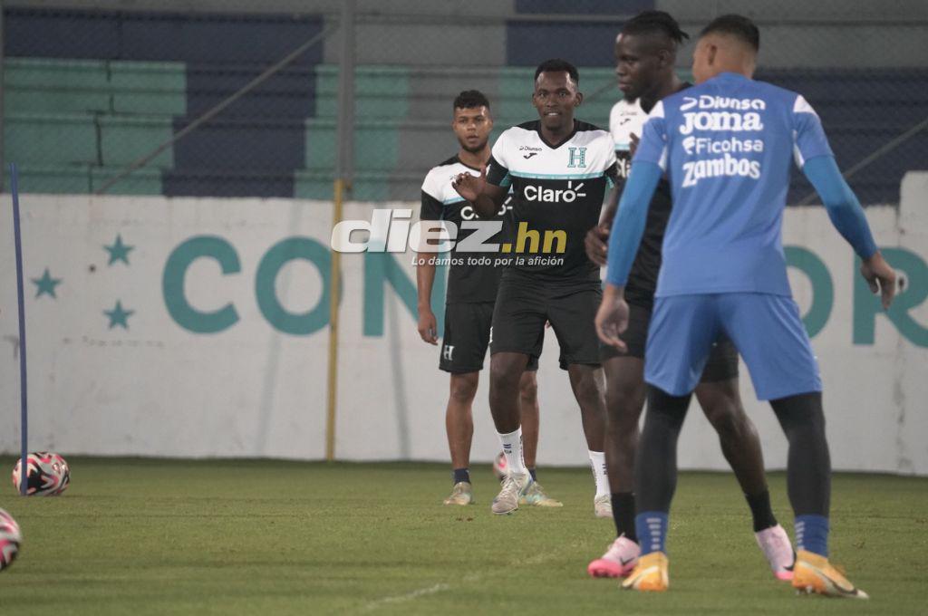 Las primeras imágenes de Yustin Arboleda con la camisa de la Selección de Honduras y un invitado especial en el entreno