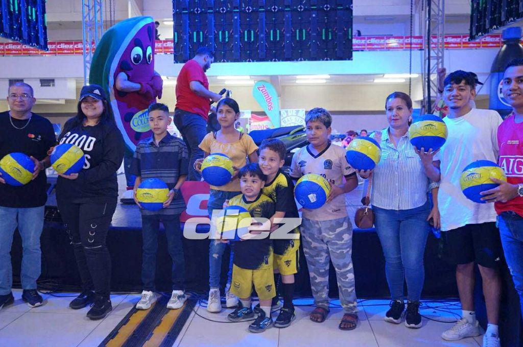 Diario Diez regaló una moto: así fue el ambientazo que se vivió en el Estadio Virtual en Expocentro por la final de la Champions League