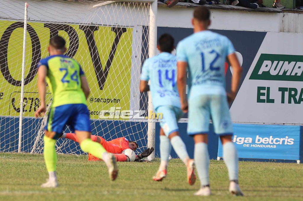 El ambiente que se vivió en el Olancho FC-Motagua y la euforia de Jonathan Rougier tras detener un penal; fue el “MVP”