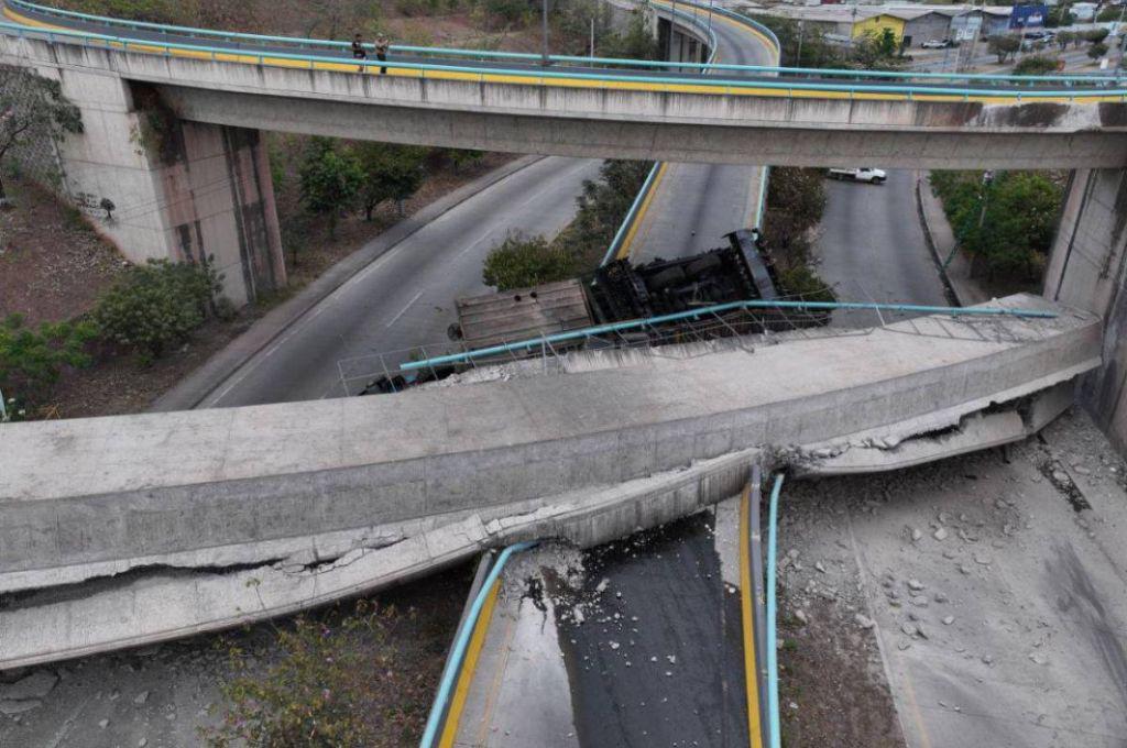 La razón por la que puente a desnivel colapsó en el Anillo Periférico de Tegucigalpa: ¿hubo muertos?