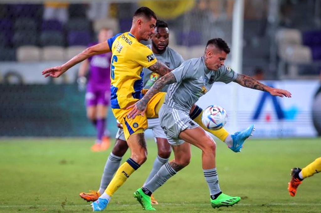 Aris, con Luis Palma entrando de cambio, sufre duro revés en la ida de la tercera ronda de la Conference League