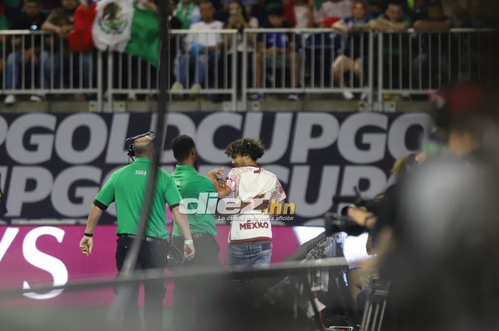 No se vio en TV: El jugador hondureño que no soportó la humillación ante México y así lo vivió Diego Vázquez