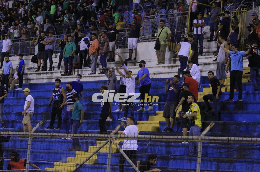 Las imágenes del caos en el Olímpico: Piedras, tres jugadores de Marathón se pusieron en riesgo ¿Y quién comenzó todo?