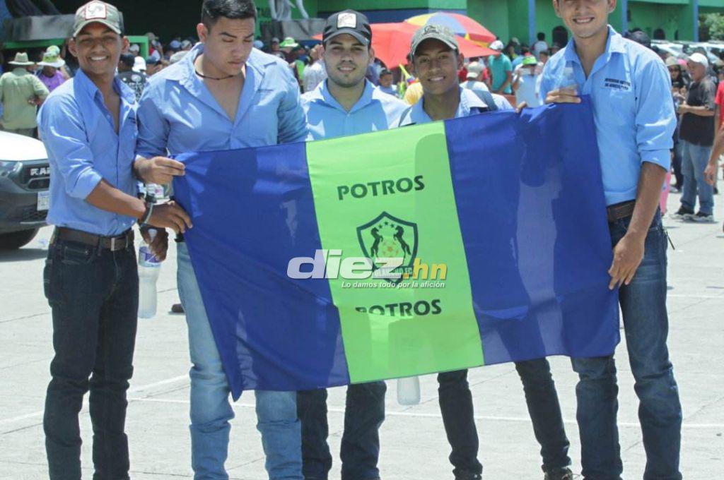 Fotos: La Ultra Fiel se “apodera” de Juticalpa; caballos y llenazo en la final entre Potros y Olimpia