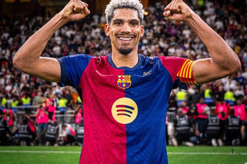 Araujo renovó con el Barcelona, pero esa ‘no’ fue la mejor noticia: la sorpresa del charrúa de la que todo mundo habla en redes