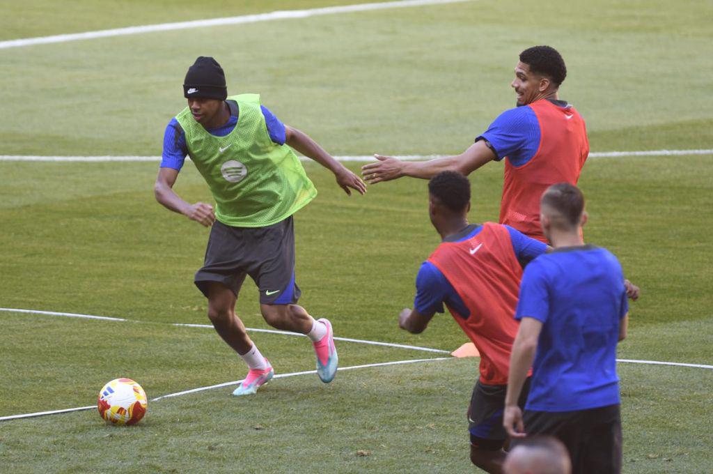 Revelan la sorpresa que tendrá Yamal, el 'árbitro' que se propone pitar el Barcelona-Real Madrid y la decisión de Florentino