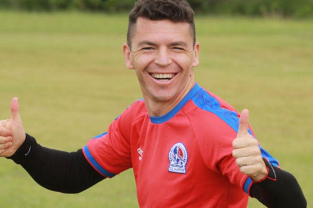 De ser tricampeón con Olimpia a jugar fútbol sala: así es la nueva vida del ex mediocampista que conquistó a Troglio