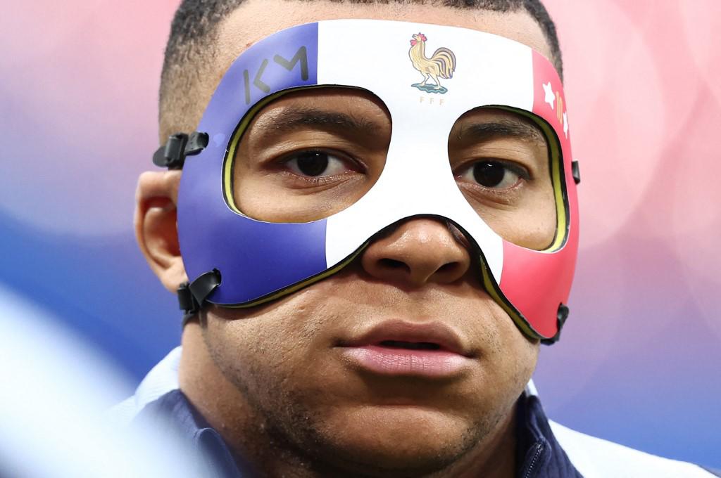 Así es la máscara especial de Kylian Mbappé tras el fuerte golpe que sufrió en la Eurocopa 2024