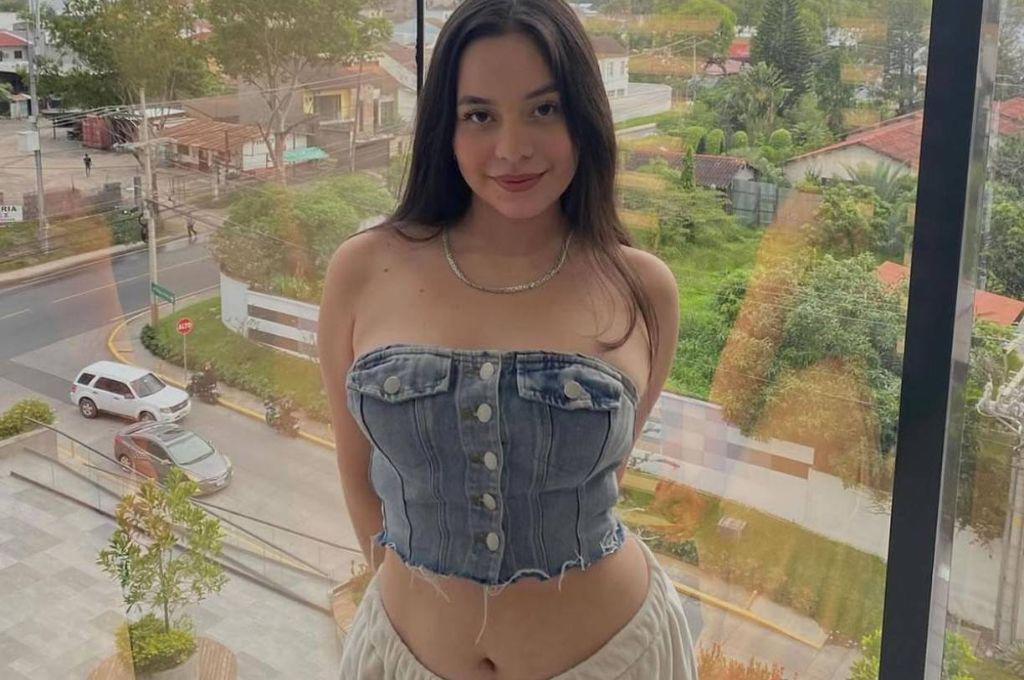 Se volvió viral por un descuido: La bella aficionada del Motagua que agitó las redes en la final de ida ante Olimpia