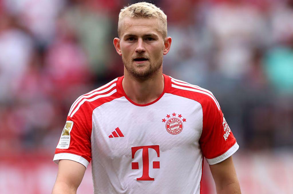 Flick y Ancelotti oficializan bajas en el Barcelona y Real Madrid; y el fichaje bomba del United por 50 millones