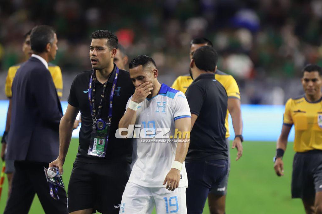 No se vio en TV: El jugador hondureño que no soportó la humillación ante México y así lo vivió Diego Vázquez