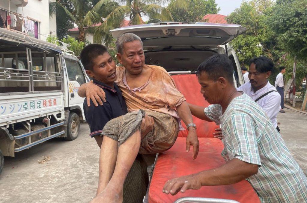 Las catastróficas imágenes del terremoto en Birmania y Tailandia: Llevamos más gente al cementerio que al hospital