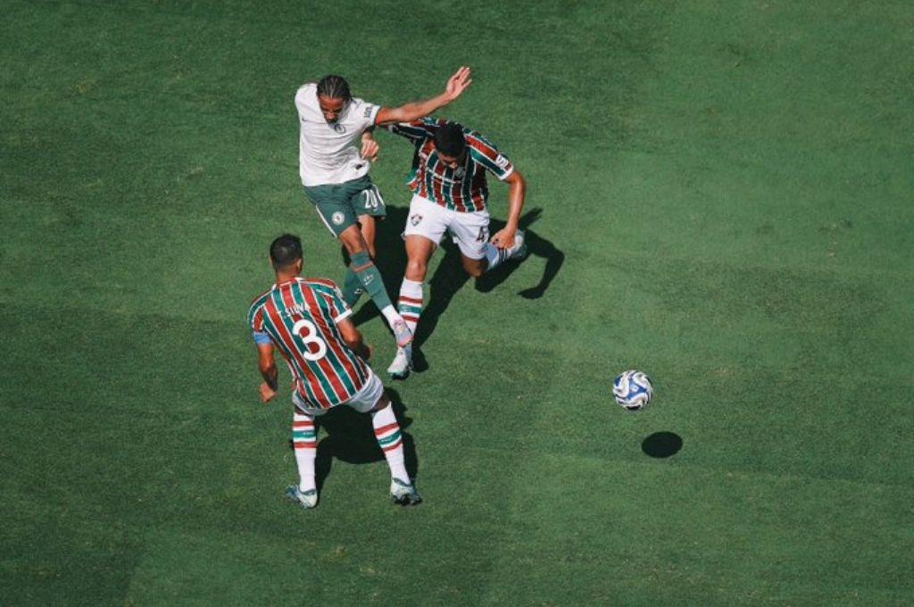 El polémico penal que el VAR no le pitó a Fluminense, el héroe inesperado del Chelsea y Cucurella hizo un milagro en la línea