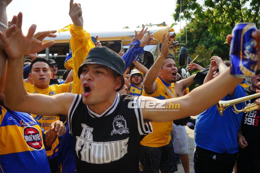 Motagua-Tigres: Resguardados con helicóptero, la invasión azteca y las bellas chicas que engalanan el estadio Olímpico
