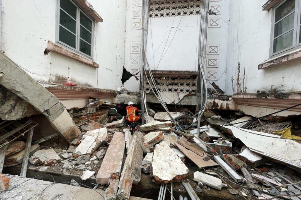 Las catastróficas imágenes del terremoto en Birmania y Tailandia: Llevamos más gente al cementerio que al hospital