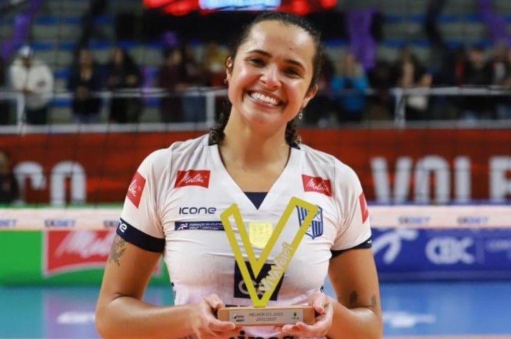 ¿Irresponsable? Jugó un partido de voleibol con cinco meses de embarazo y desata la polémica: “no puedo tirarme boca abajo”