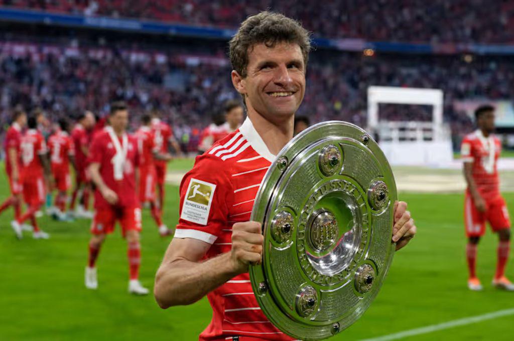 Harry Kane se volvió loco y el abrazo que todos deseaban ver: así fue el festejo del Bayern Múnich tras conseguir su título 34