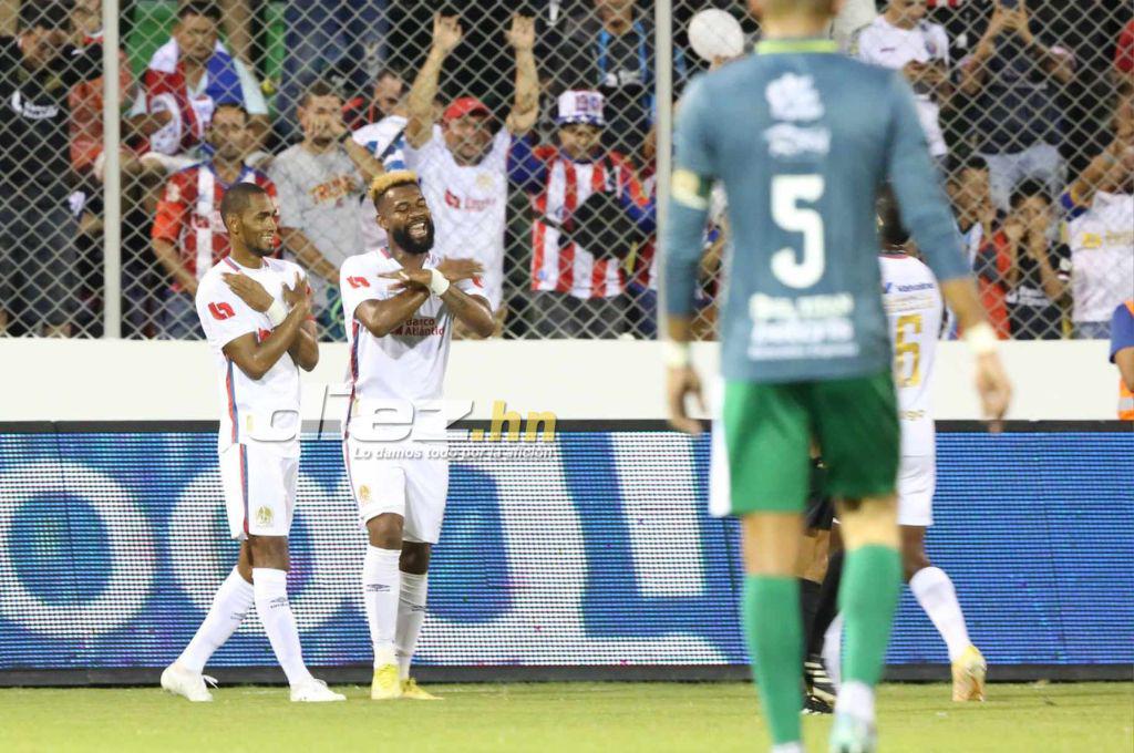 No se vio en TV: Las desgarradoras imágenes del portero panameño de Marathón y el festejo de Troglio con Rafa Villeda