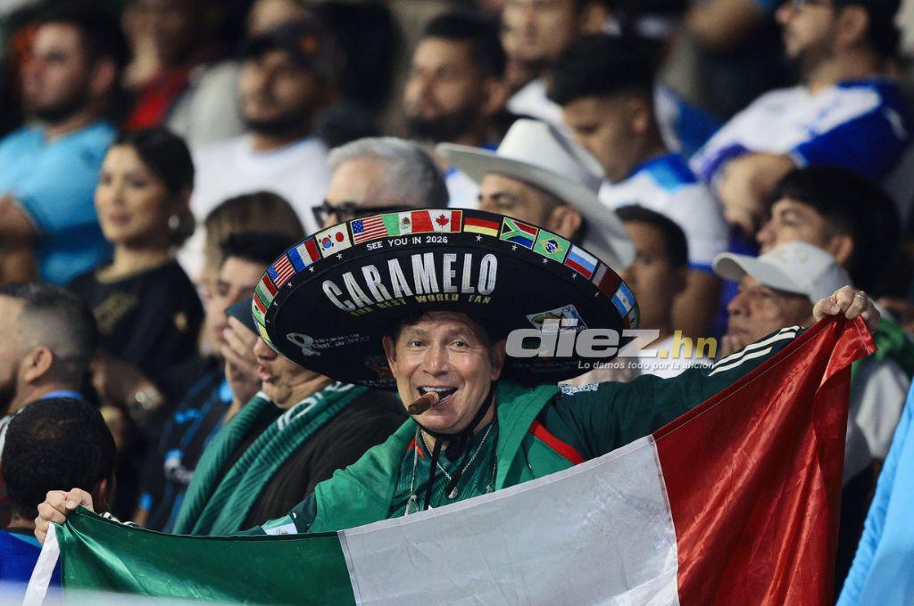 ¡Espectacular! Llenazo en el estadio Morazán por el Honduras-México pese a la lluvia y Rambo de León, presente