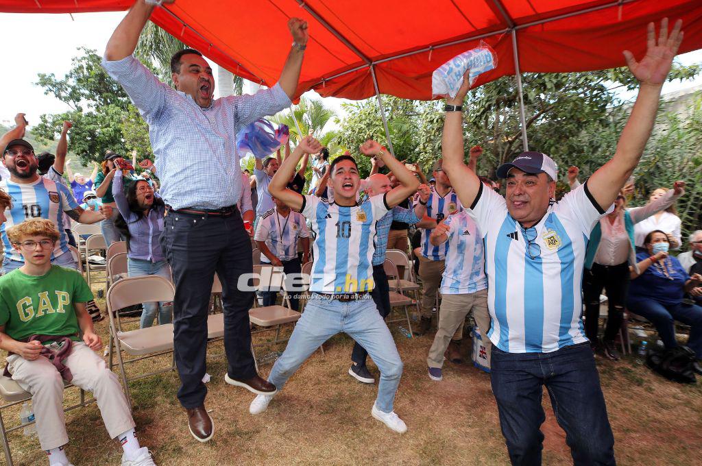 ¿Qué mirás bobo? con asado, al ritmo del bombo y entre abrazos: Así disfrutaron el título mundial en la Embajada de Argentina en Honduras