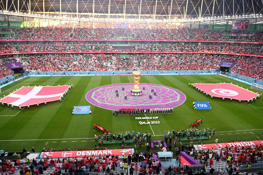 Said Martínez y Walter López debutaron en Qatar 2022 y bellas mujeres robaron miradas, lo que pasó Dinamarca-Túnez