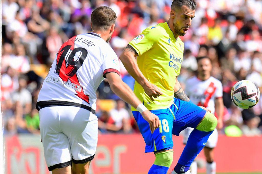 ¡Sin piedad! El Cádiz del Choco Lozano fue goleado y humillado por el Rayo Vallecano en la Liga de España