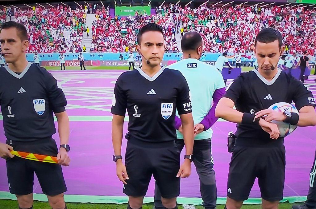 Said Martínez y Walter López debutaron en Qatar 2022 y bellas mujeres robaron miradas, lo que pasó Dinamarca-Túnez