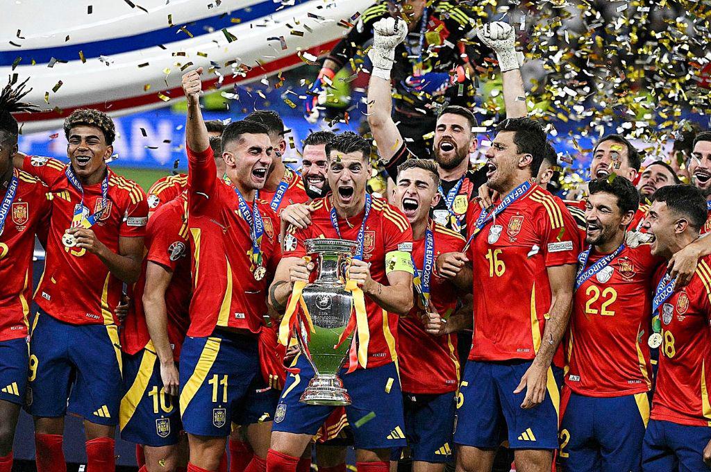OFICIAL: El campeón del Mundo con España y dos veces de la Eurocopa anuncia su retiro de la selección