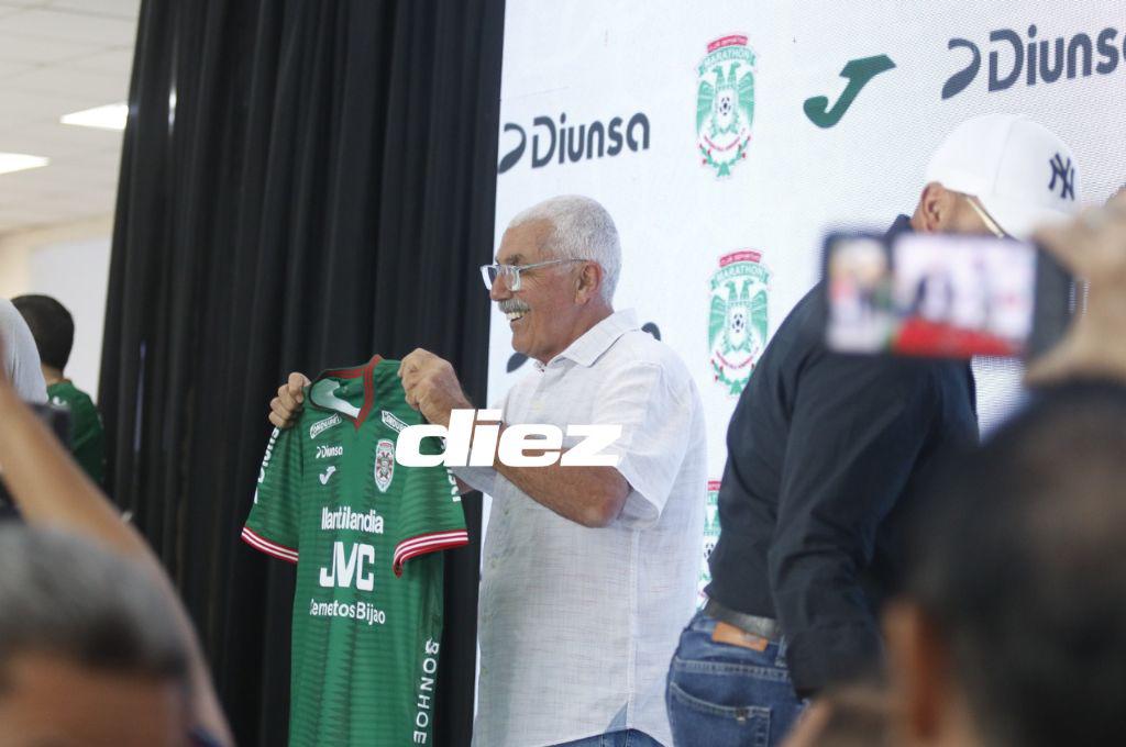 Cuerpo técnico con ídolos del club y un Manolo muy feliz: así fue la presentación de Keosseián como nuevo DT del Marathón