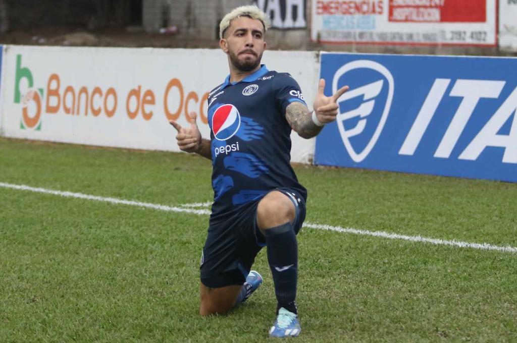 Agustín Auzmendi convirtió ante Victoria su primer gol en el 2024 con Motagua.
