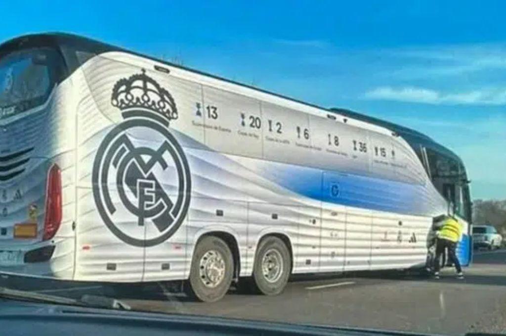 Malas noticias en el Real Madrid: El bus del club sufrió accidente en su vuelta de Liverpool ¿cómo están los jugadores?