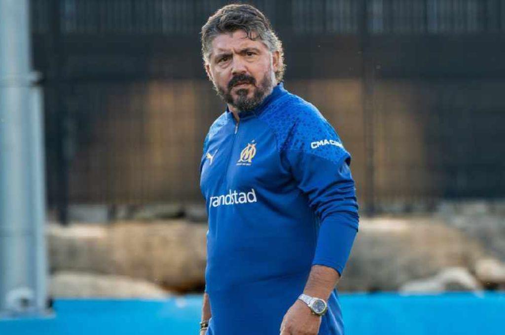 Le destrozaron la cara al entrenador del Lyon: hinchas de Marsella apedrearon el bus y esta ha sido la decisión de la Ligue 1