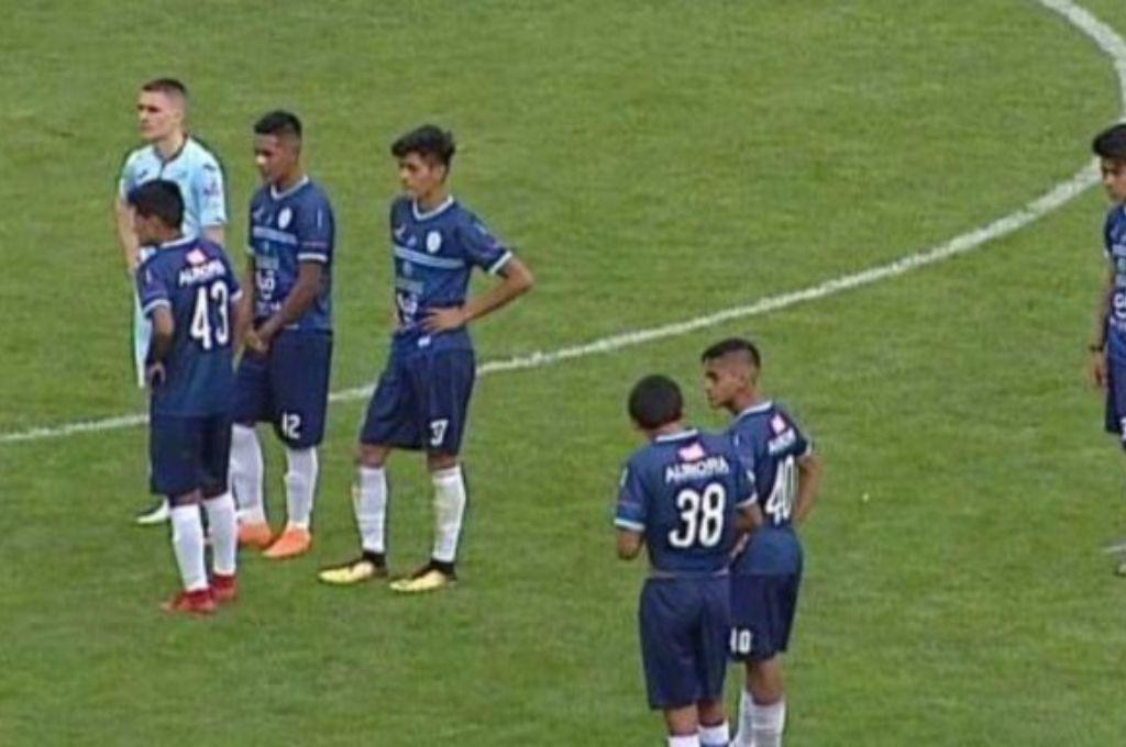 Falsificó su identidad con la de su hermano fallecido y fue convocado con selección de Conmebol: el duro castigo que recibió